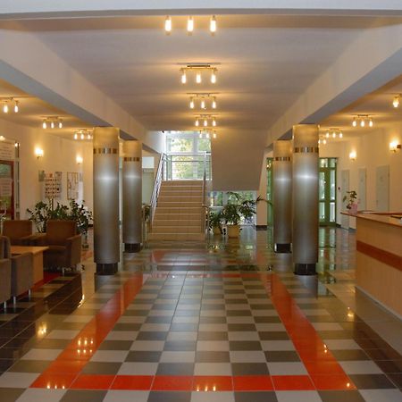 Sport Hotel Debrecen Bagian luar foto