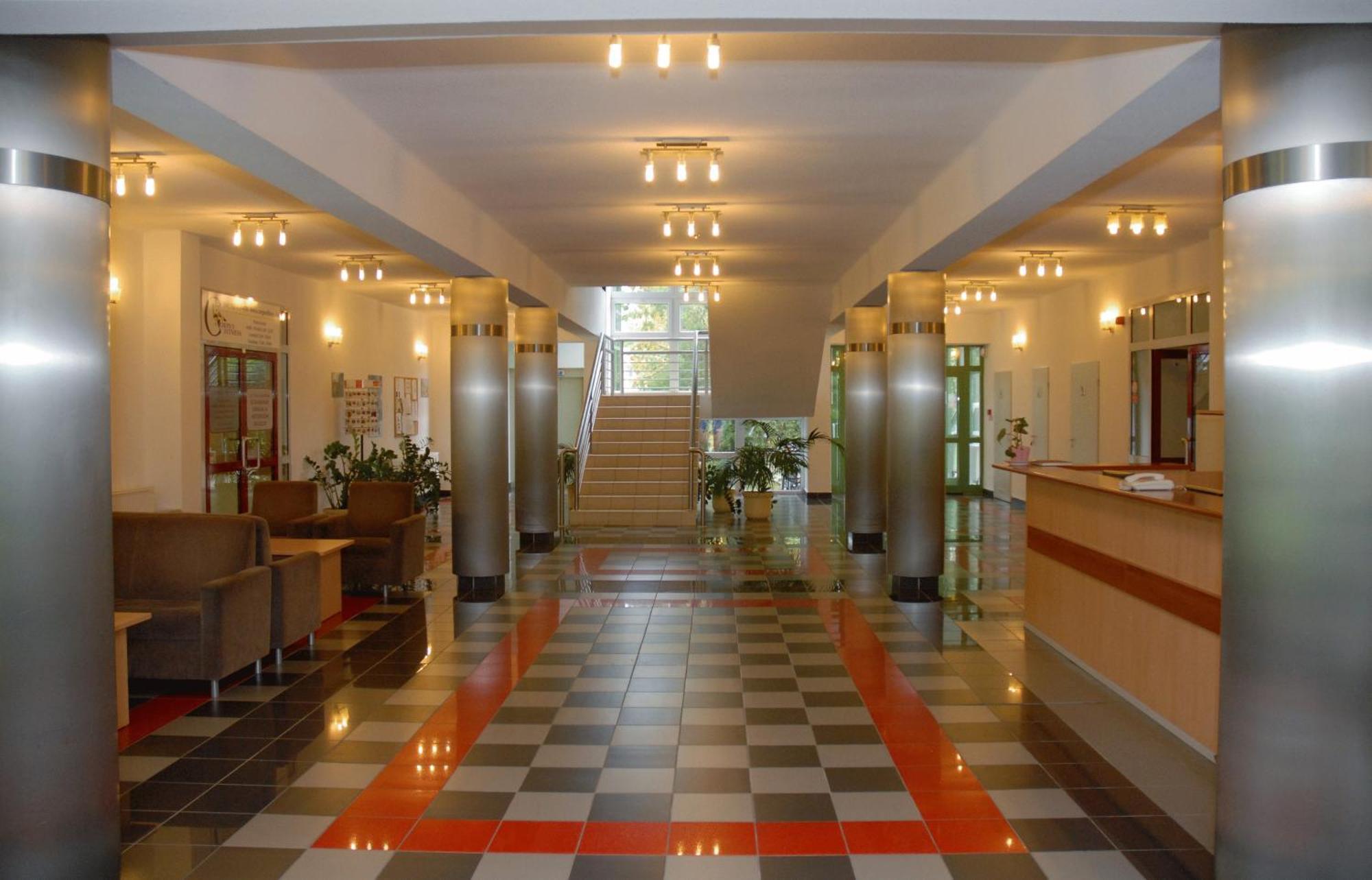 Sport Hotel Debrecen Bagian luar foto