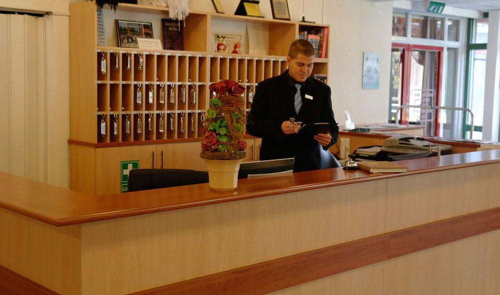 Sport Hotel Debrecen Bagian luar foto