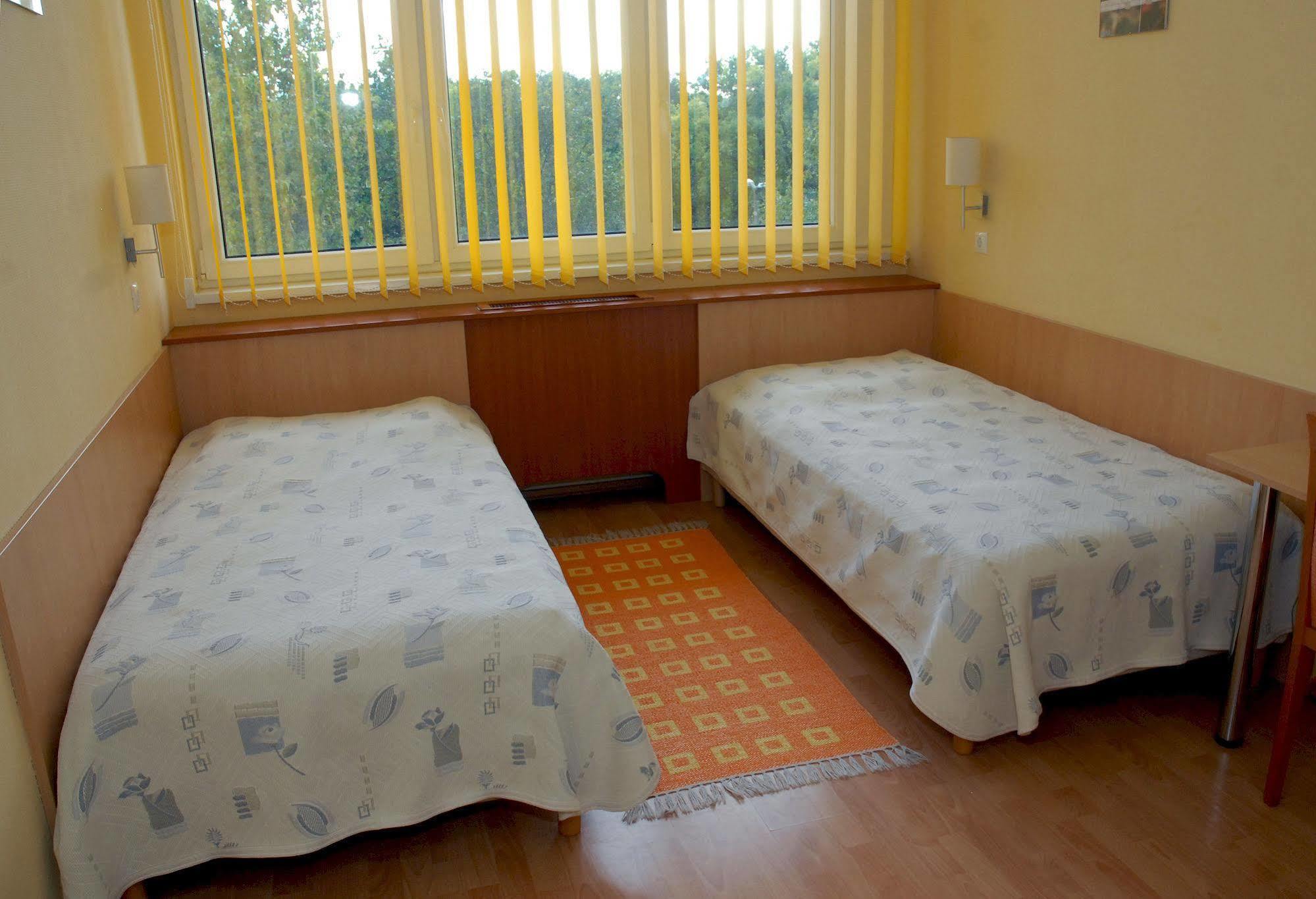 Sport Hotel Debrecen Bagian luar foto